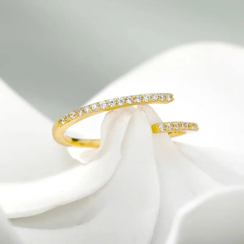 Simple Zircon Ring - Black & Elva