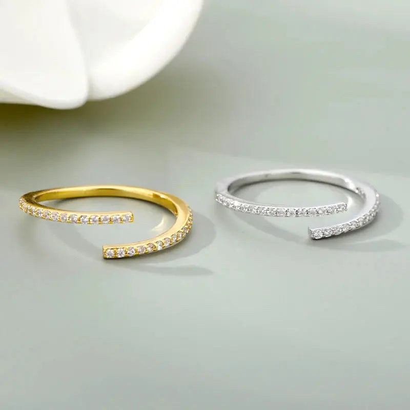 Simple Zircon Ring - Black & Elva