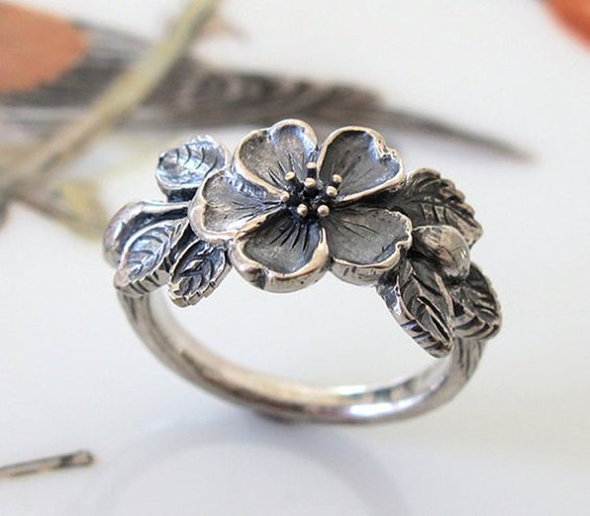 Retro Fashion Green Leaf Flower Blooming Bud Ancient Silver Ring - Black & Elva