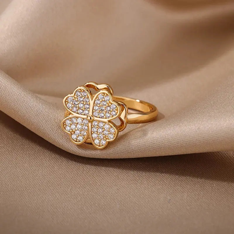 Rotatable Clover Ring - Black & Elva