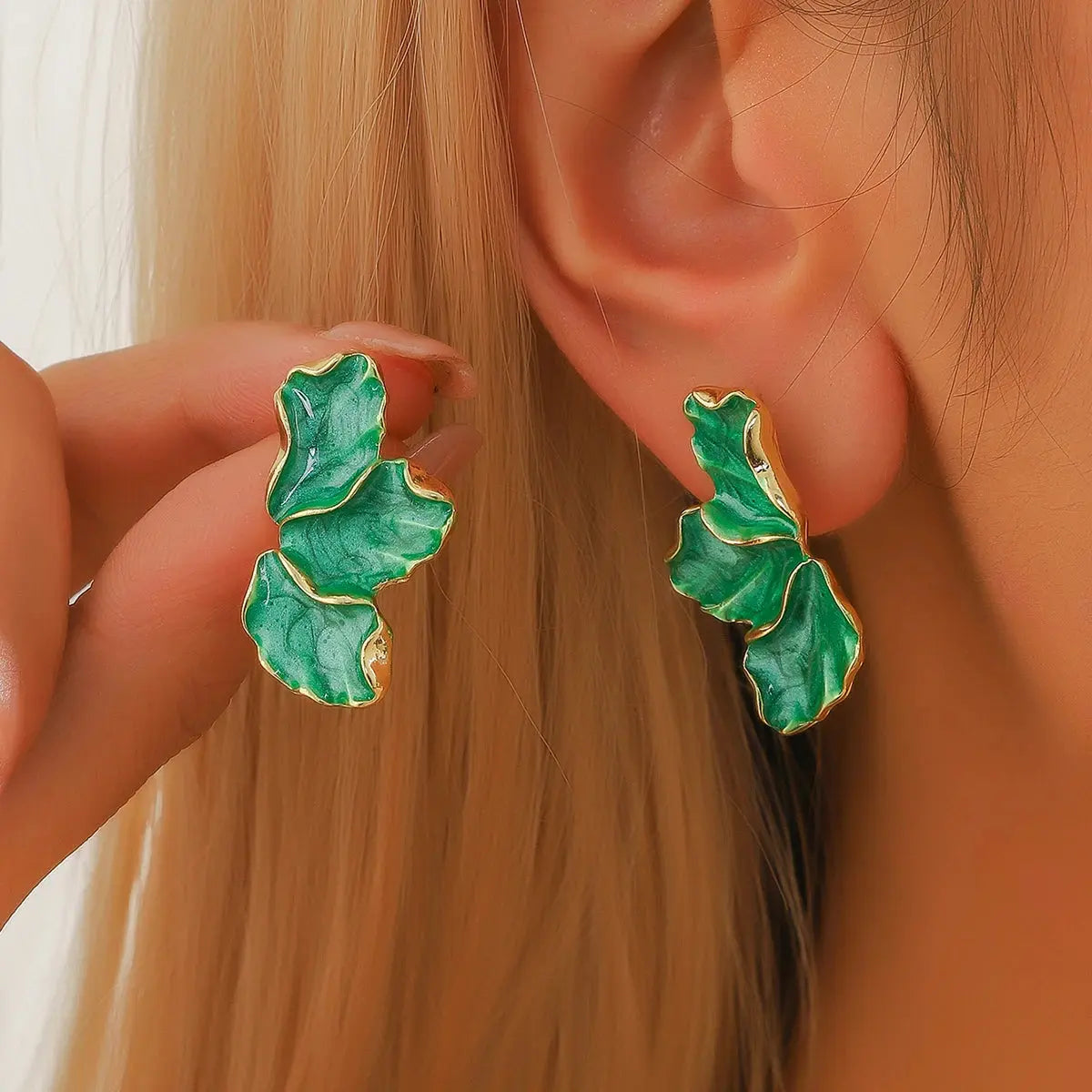 Maple Leaf Flower Earrings - Black & Elva
