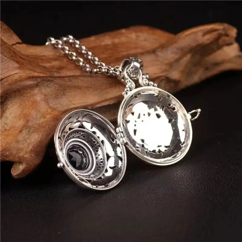 Retro Photo Box Necklace - Black & Elva