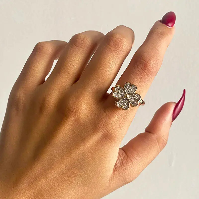 Rotatable Clover Ring - Black & Elva