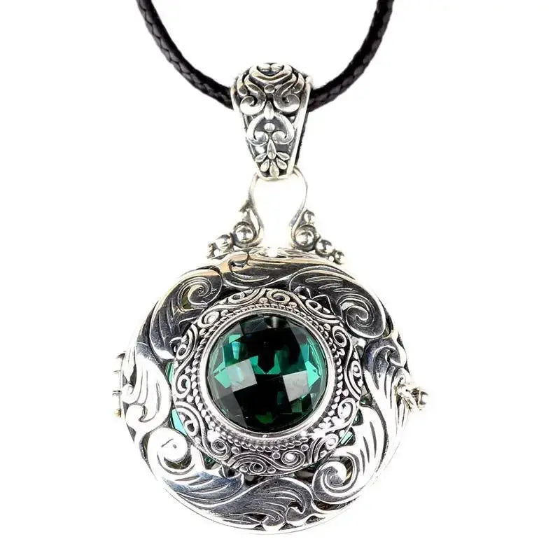 Retro Photo Box Necklace - Black & Elva
