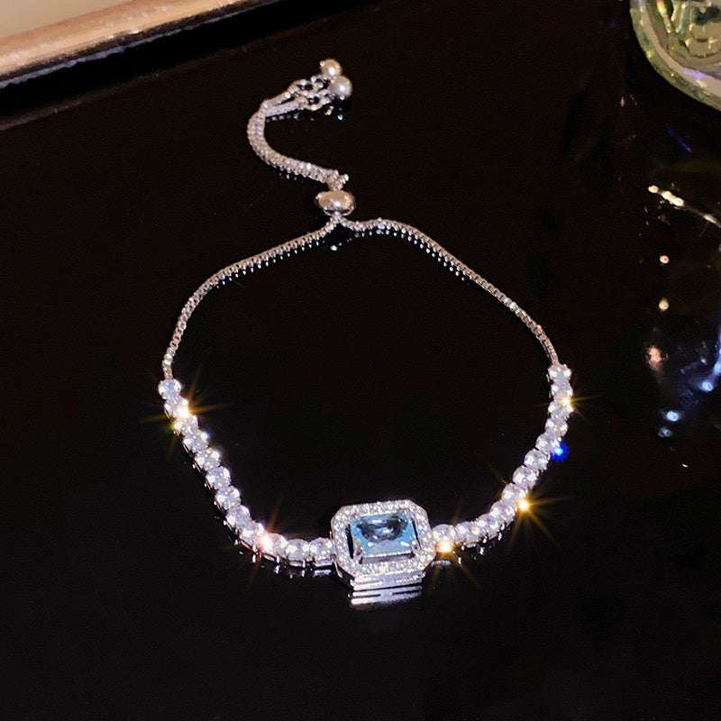 Premium And Luxurious Zircon Four Petal Flower Bracelet - Black & Elva