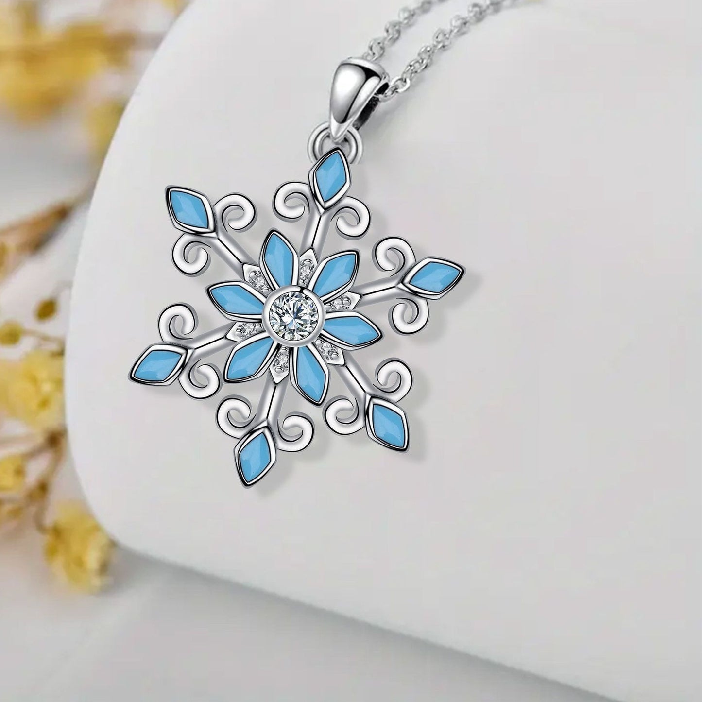 Temperament Design Romantic Snowflake Pendant Necklace - Black & Elva
