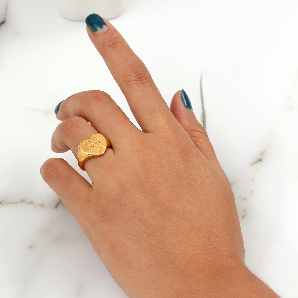 Heart-shaped English Ring Ornament Women - Black & Elva