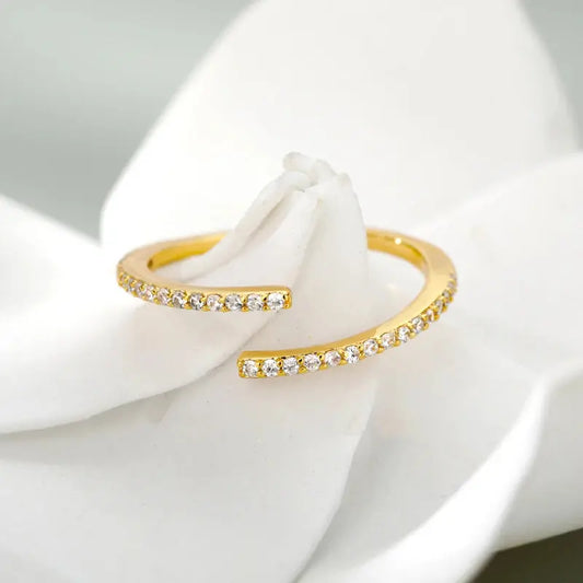 Simple Zircon Ring - Black & Elva