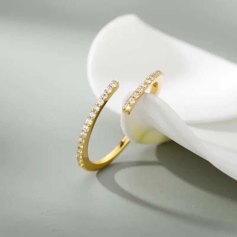 Simple Zircon Ring - Black & Elva