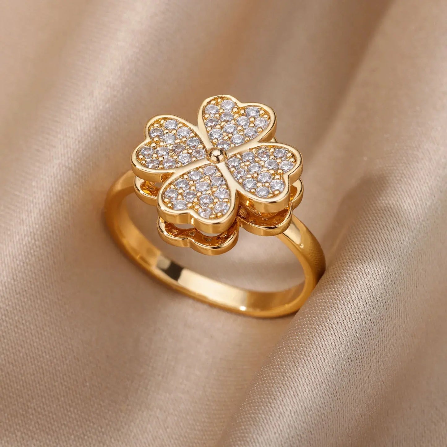 Rotatable Clover Ring - Black & Elva