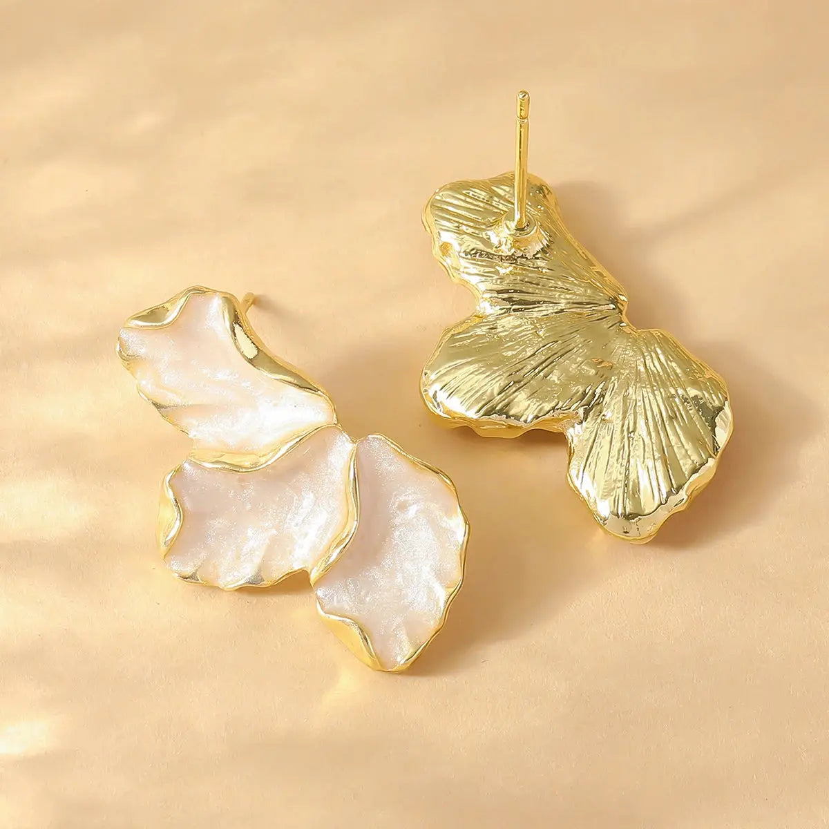 Maple Leaf Flower Earrings - Black & Elva