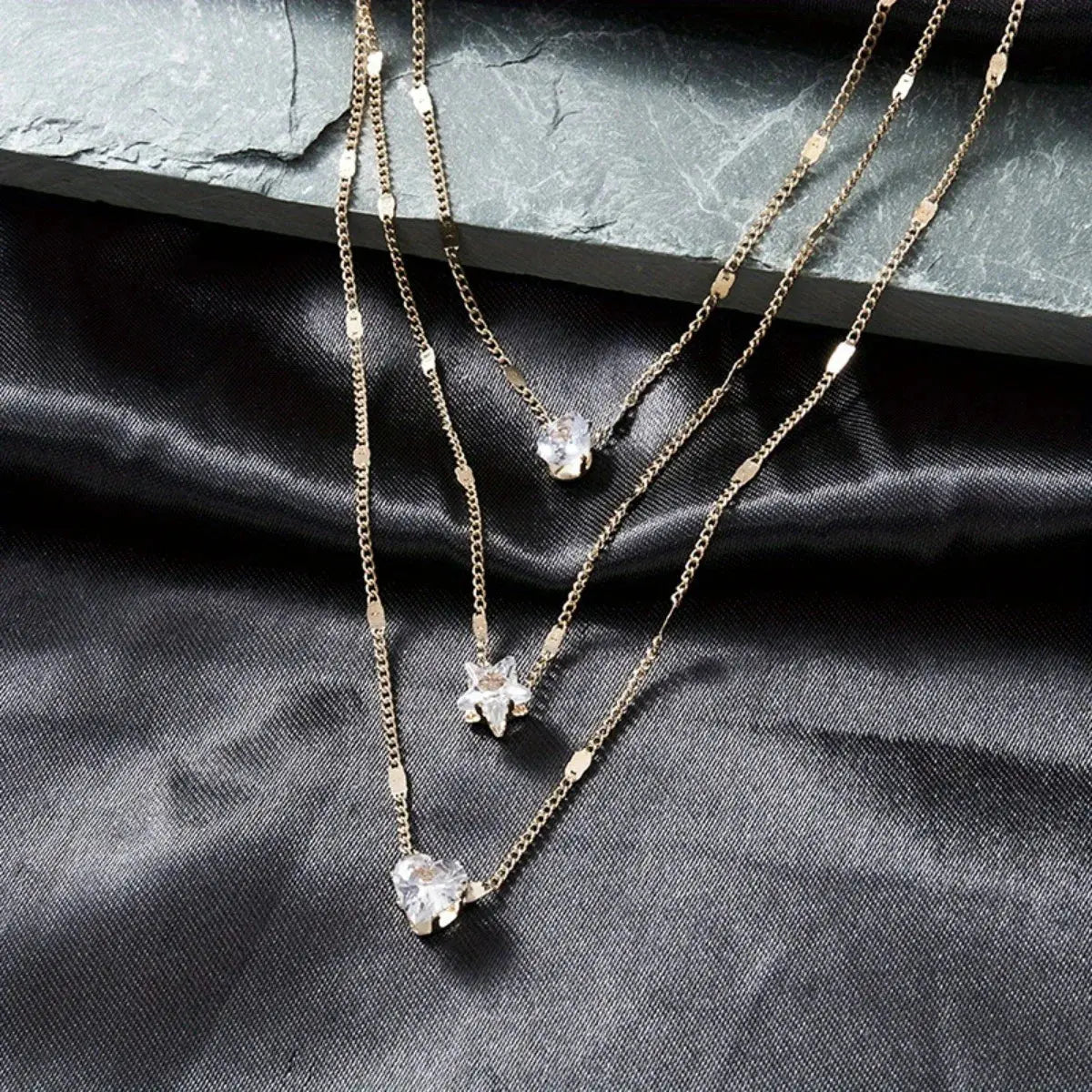 Star Pendant Necklace - Black & Elva