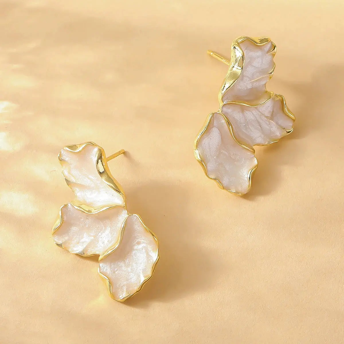 Maple Leaf Flower Earrings - Black & Elva