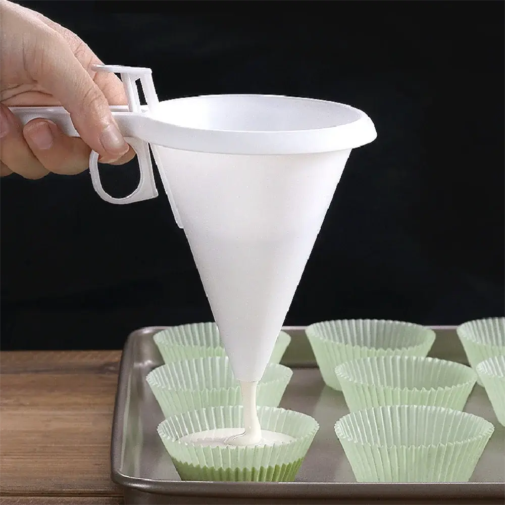 Adjustable Baking Funnel Pastry Dispenser Tool - Black & Elva