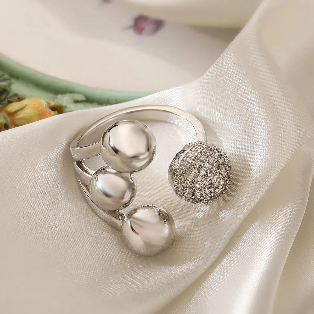 Geometric Ball Ring - Black & Elva