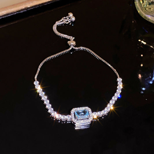 Premium And Luxurious Zircon Four Petal Flower Bracelet - Black & Elva